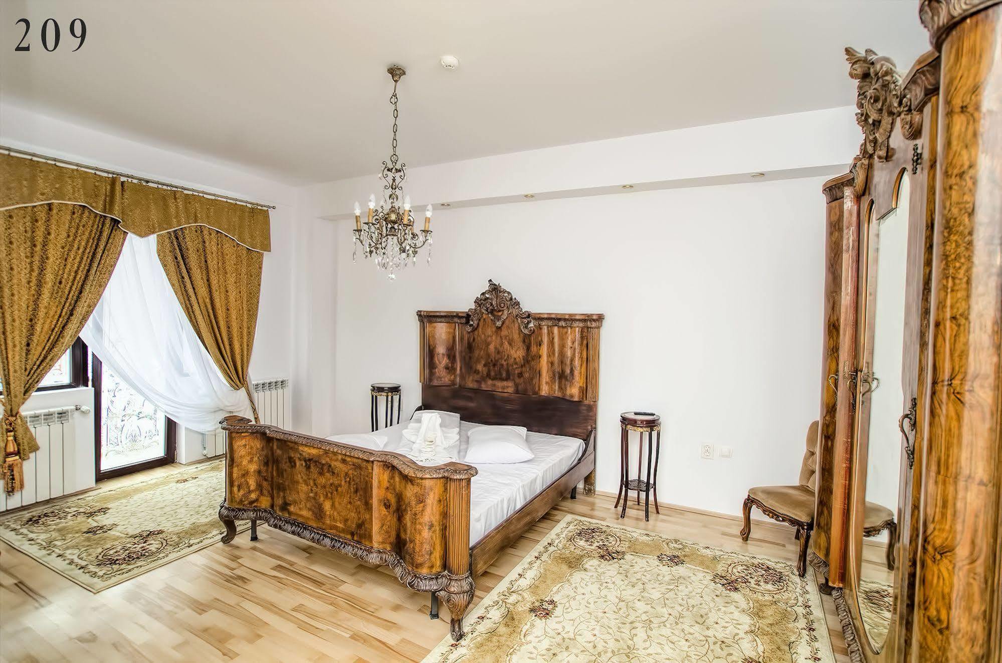 סלניק מולדובה Hotel Coroana Moldovei מראה חיצוני תמונה